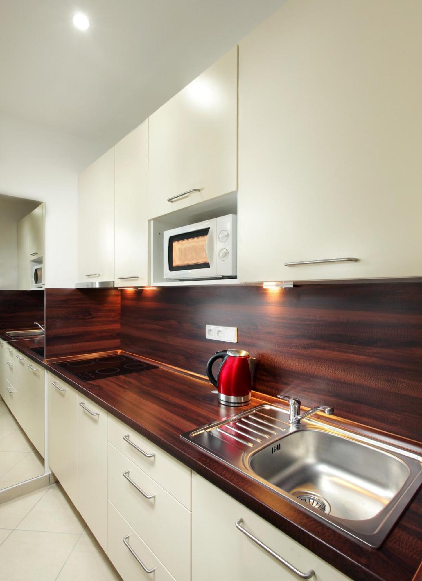 Apartments Kopecna With Parking Бърно Екстериор снимка