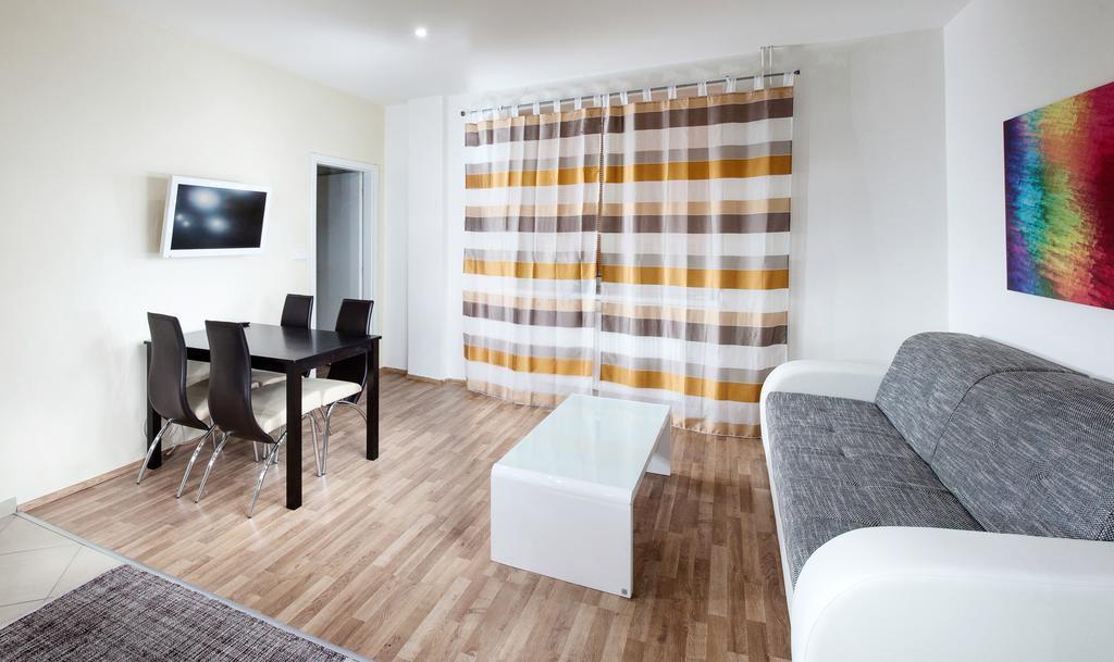 Apartments Kopecna With Parking Бърно Екстериор снимка