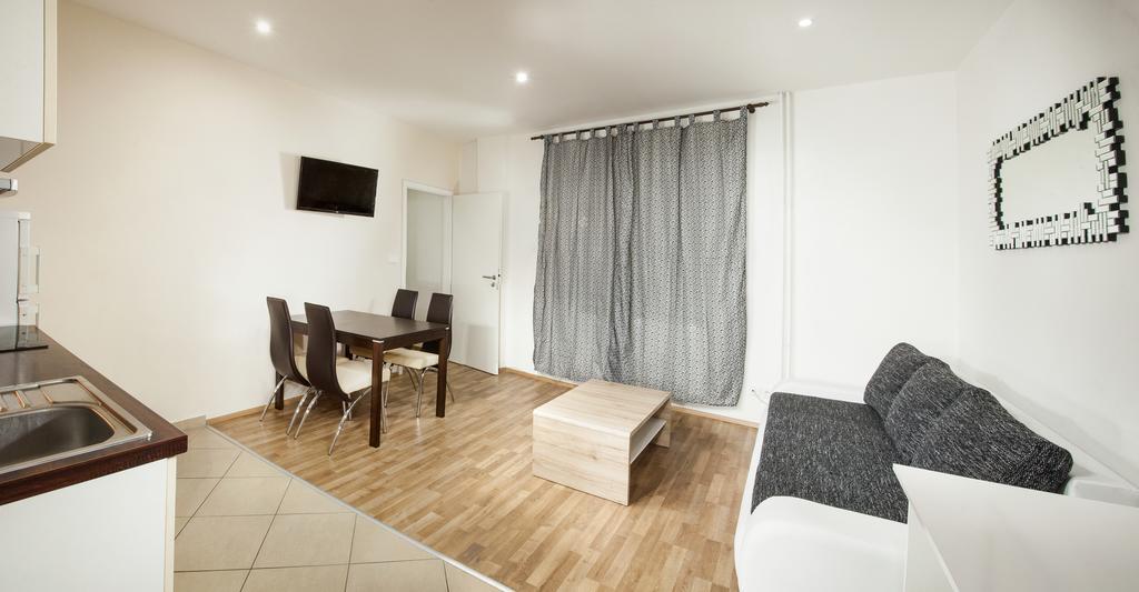 Apartments Kopecna With Parking Бърно Екстериор снимка