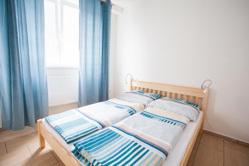 Apartments Kopecna With Parking Бърно Екстериор снимка