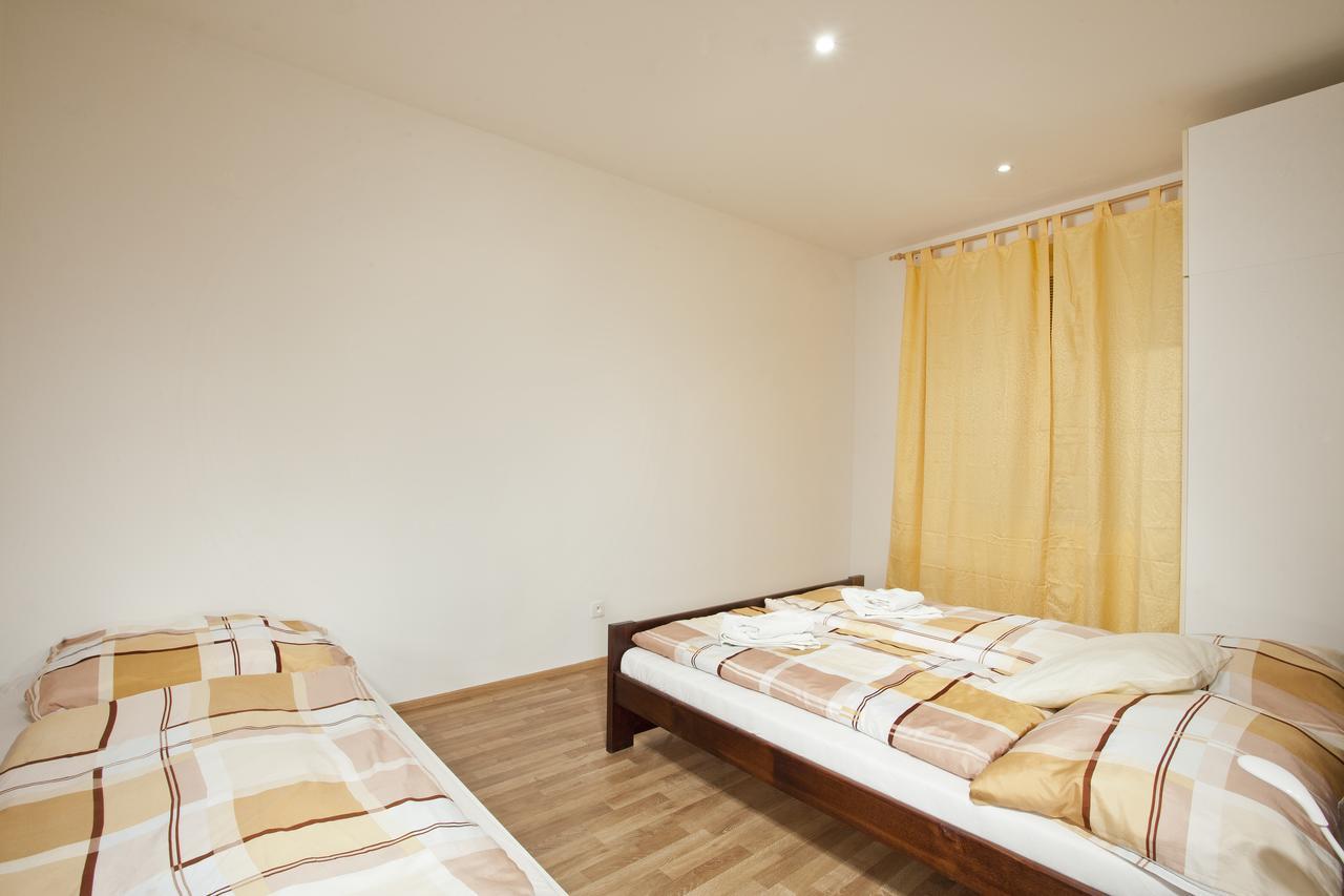 Apartments Kopecna With Parking Бърно Екстериор снимка