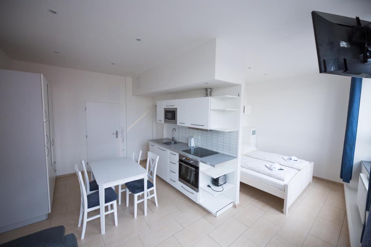 Apartments Kopecna With Parking Бърно Екстериор снимка