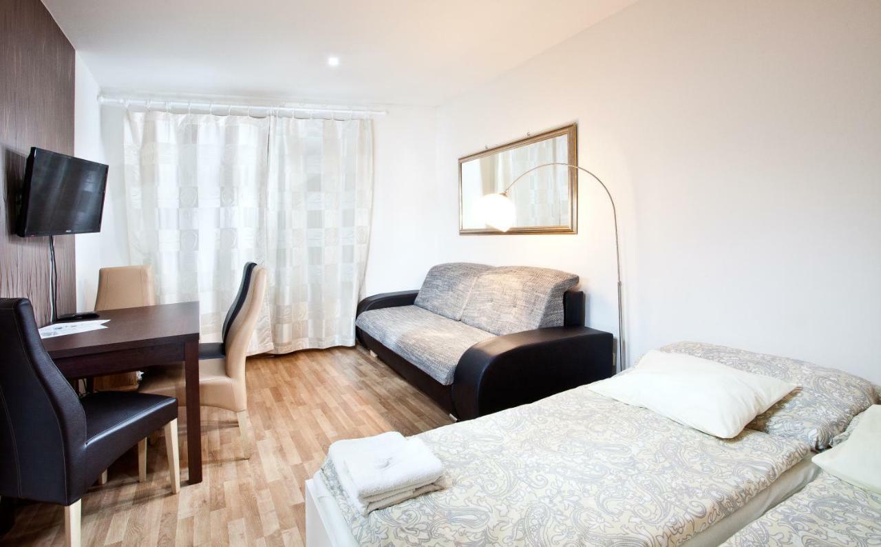Apartments Kopecna With Parking Бърно Екстериор снимка
