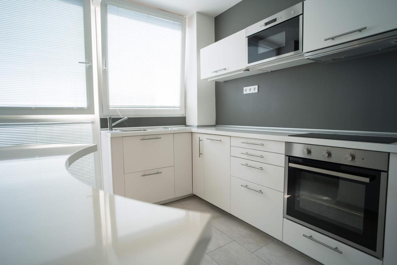 Apartments Kopecna With Parking Бърно Екстериор снимка
