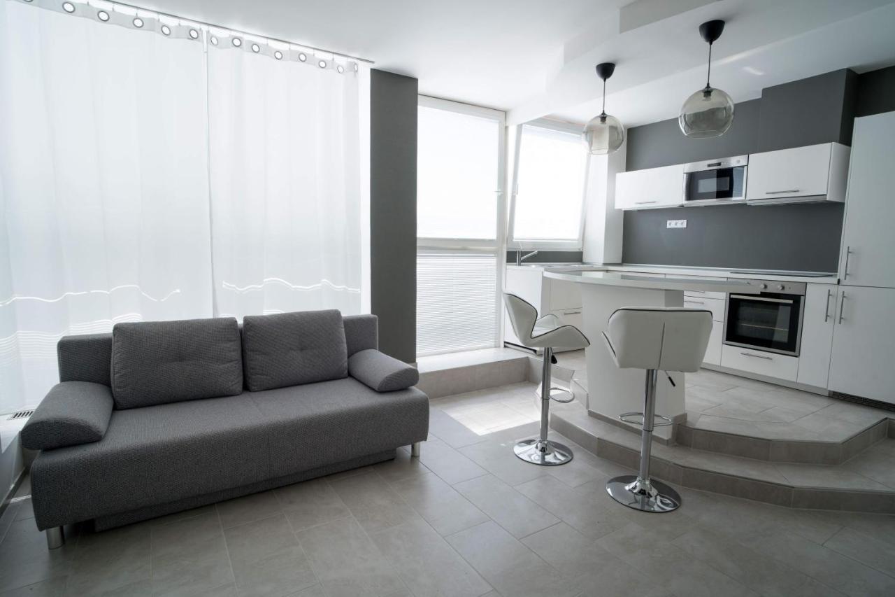 Apartments Kopecna With Parking Бърно Екстериор снимка